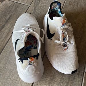 Nike free workout shoes